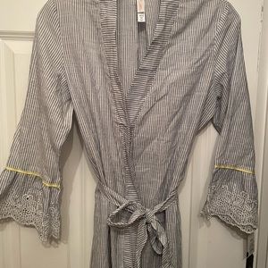 Women’s long lightweight robe